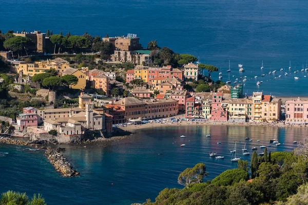 Paseo Marítimo Playa Sestri Levante Vista Desde Las Lejanas Colinas — Foto de Stock