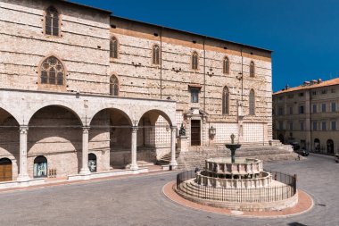 Fontana Maggiore, büyük bir ortaçağ çeşmesi, Perugia 'nın ana simgesi - Umbria, İtalya.