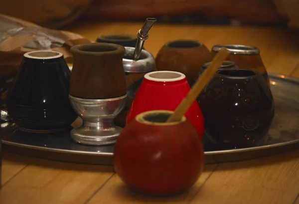 Yerde durmak için birkaç Calabash dostum