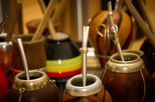 Bir tepsi üzerinde durmaya Calabash dostum