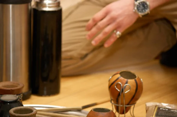 Bir tepsi üzerinde durmaya Calabash dostum