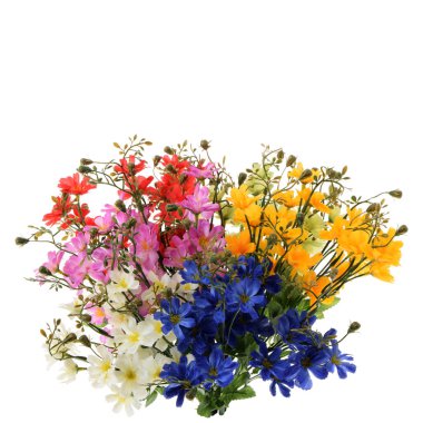 Beyaz arkaplanda yapay çiçekler izole edildi 