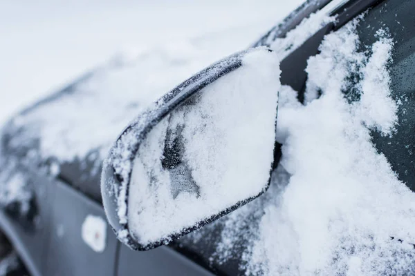 Auto na zimní — Stock fotografie