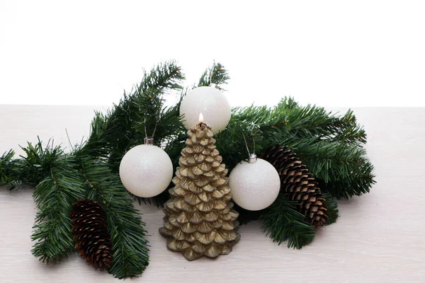 Weißer Christbaumschmuck. — Stockfoto