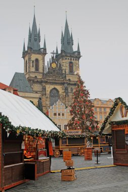 Prag Noel Pazar üzerinde eski şehir Meydanı.
