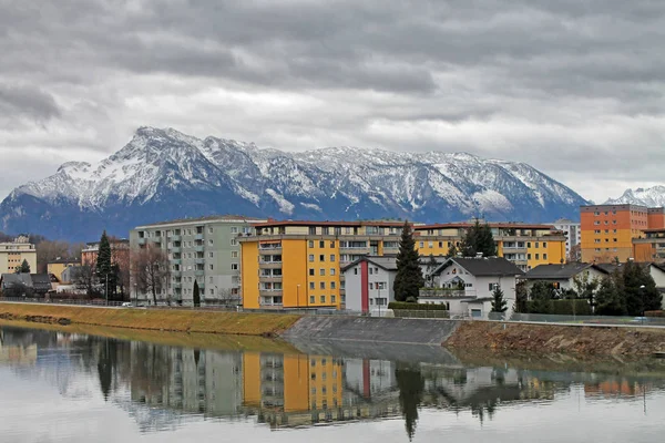 Widok w nowoczesnym budynku w Salzburg, Austria. — Zdjęcie stockowe