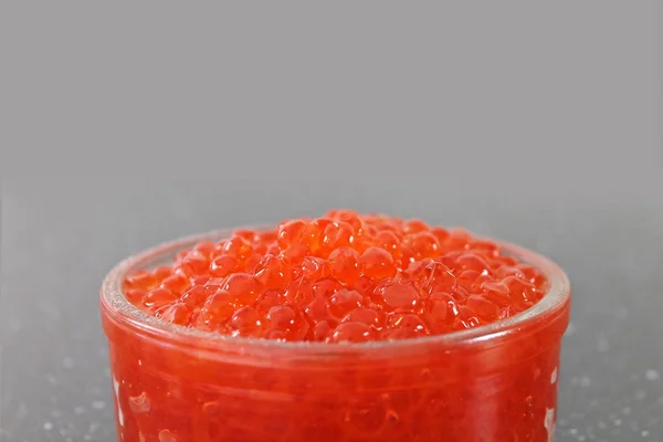 Cuenco Vidrio Con Caviar Salmón Rojo Comida Tradicional Rusa —  Fotos de Stock