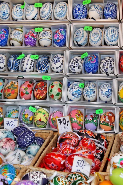 Achtergrond Met Paaseieren Handgemaakte Kleurrijke Paaseieren Koop Traditionele Pasen Markt — Stockfoto