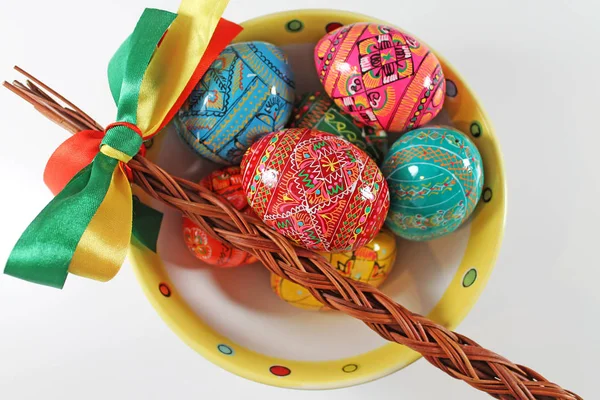 Tradycyjny Czeski Bicz Wiklinowy Wielkanoc Jaja Tradycyjny Wielkanoc Ozdoby — Zdjęcie stockowe