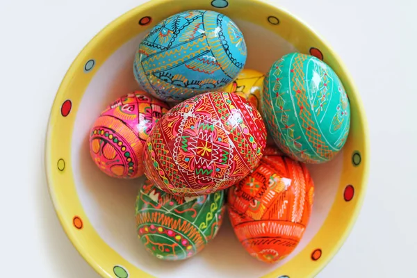 Χειροποίητη Πασχαλινά Αυγά Ένα Πιάτο Παραδοσιακά Τσέχικα Πασχαλινά Αυγά — Φωτογραφία Αρχείου