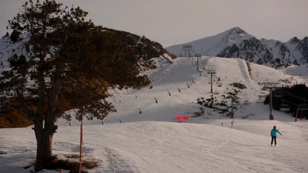 滑雪缆车雪山 — 图库视频影像