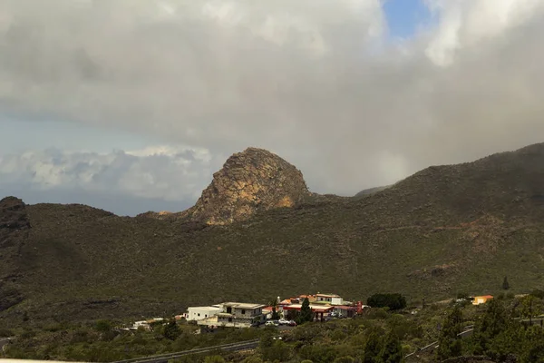 Tenerife ada dağlar