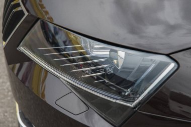 Far. Ana ve daldırma galvaniz.