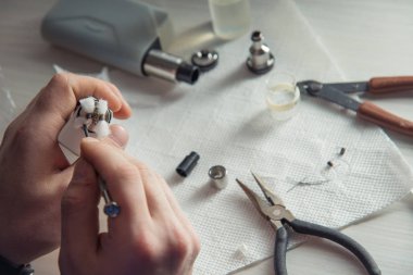 Elektronik sigara. Temizlik ve elektronik sigara.