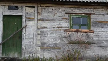 Eski ahşap ev. Ukrayna. Poles'e