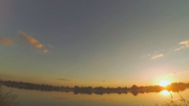 Doğa. Gün batımında göller