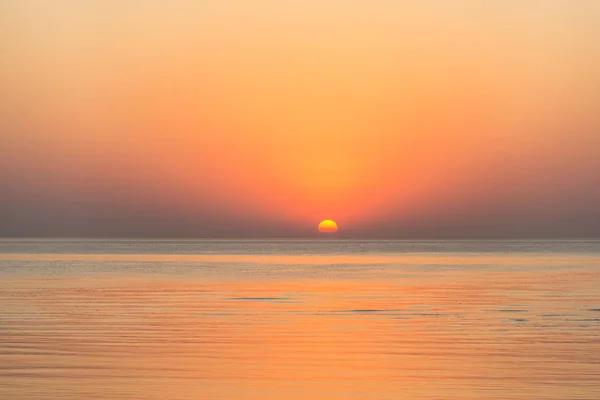 Morgendämmerung mit dem Meer. Strand in Ägypten — Stockfoto