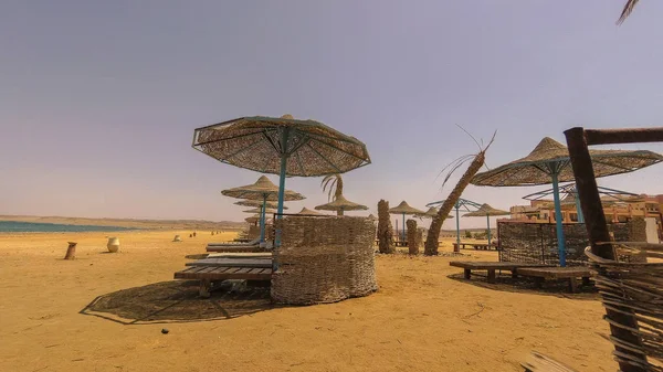Terk edilmiş plaj. Mısır. Marsa Alam