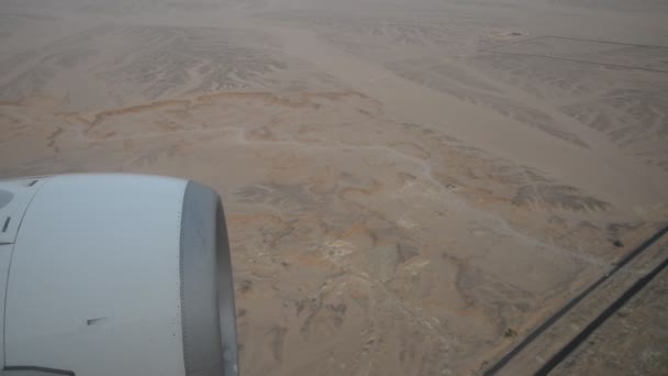 Пустыня Египта. Вид с самолета — стоковое видео