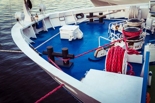 Deniz ip. Geminin burnuna hangi deniz ip yatıyor