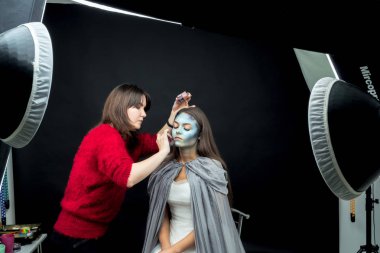 Makyaj. Görüntü bir cadı bir gelin elbise