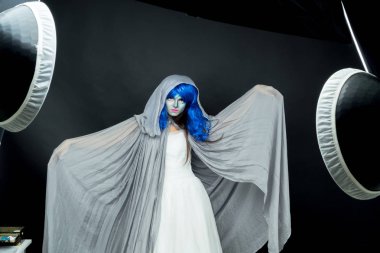 Makyaj. Görüntü bir cadı bir gelin elbise