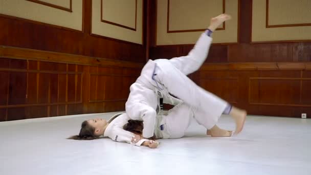 Pelea Las Niñas Entrenan Para Entrenar Judo Jujitsu — Vídeos de Stock