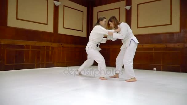 Pelea Las Niñas Entrenan Para Entrenar Judo Jujitsu — Vídeos de Stock