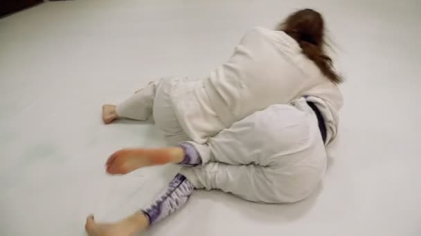 Kampf Mädchen Trainieren Für Judo Und Jujitsu — Stockvideo