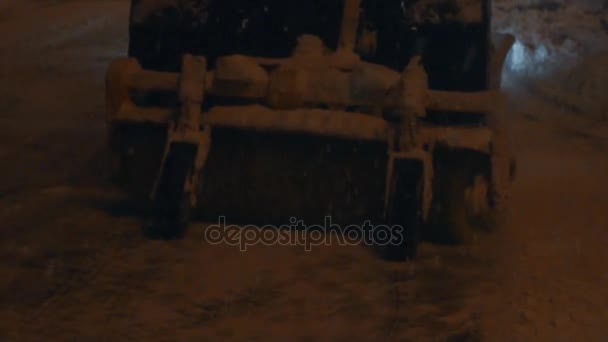 Schneefall Maschinen Mit Schnee Bedeckt — Stockvideo