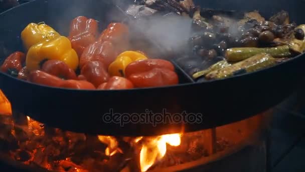 Comida Callejera Comida Cocinada Hoguera — Vídeos de Stock