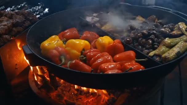 Pouliční Stánky Jídlem Jídlo Vařené Hranici — Stock video