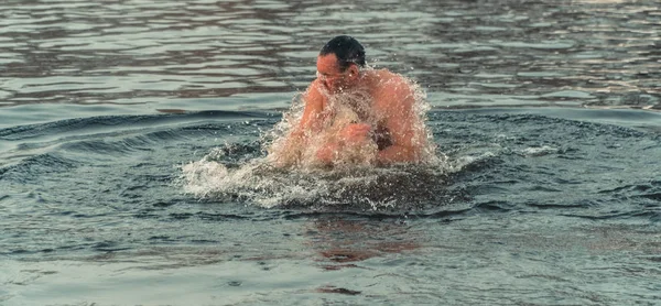 KYIV, UCRÂNIA - 19 de janeiro de 2018. O Batismo do Senhor. Peopl. — Fotografia de Stock