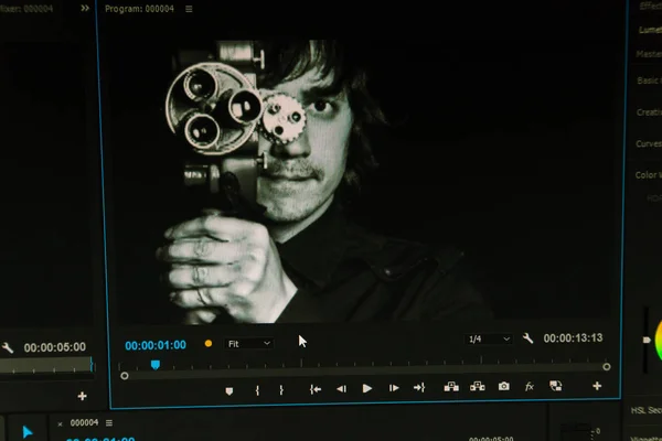 Montage vidéo. Montage d'une vidéo dans un programme d'édition — Photo