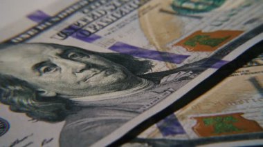 Para. Eller dolar saymak