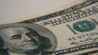 Para. Eller dolar saymak