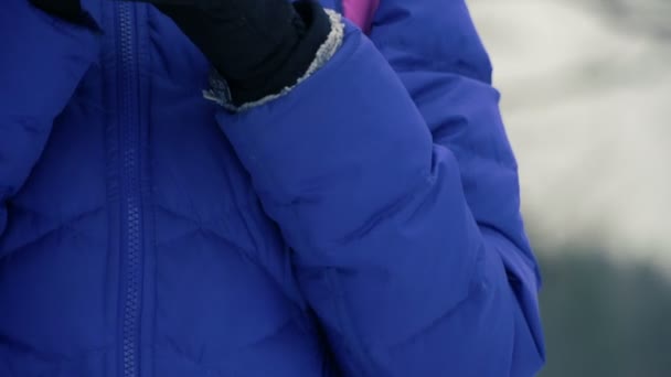 Café Chaud Dans Forêt Hiver Fille Boire Café — Video