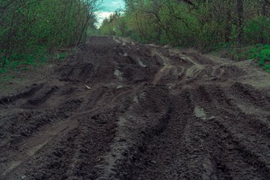 Arazi. Çok kötü bir yol