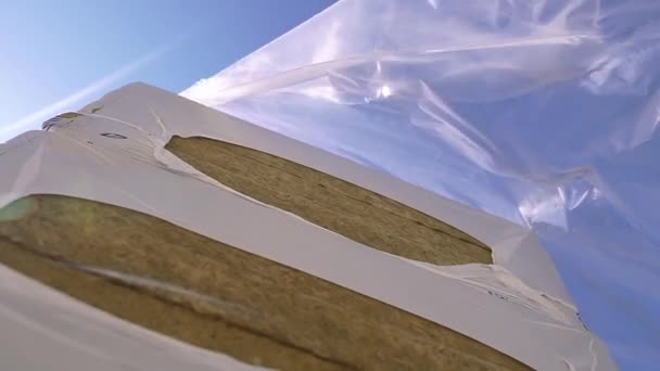 玻璃纤维保温材料 家用绝缘用玻璃纤维隔热块 — 图库视频影像