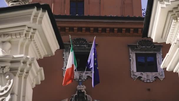 Avrupa Birliği Bayrağı Avrupa Birliği Nin Bayrağı Binaya Asılı — Stok video