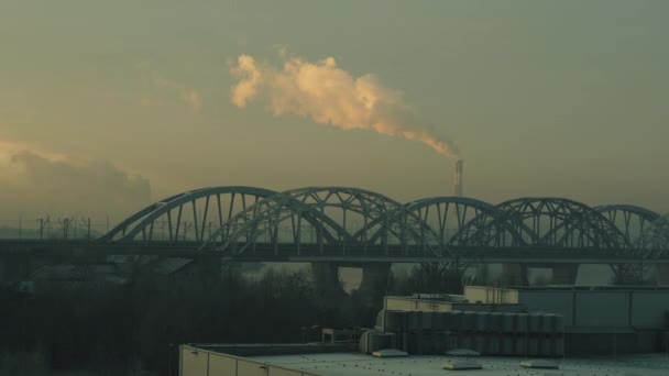 Fuma Humo Proveniente Chimenea Que Contamina Ciudad Ucrania Kiev — Vídeos de Stock