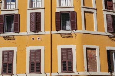 Mimarlık. Roma şehrinin mimarisiyim ben. İtalya.