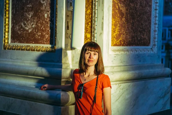 Religion Woman Standing Cathedral Italy Sorrento — Stock Photo, Image