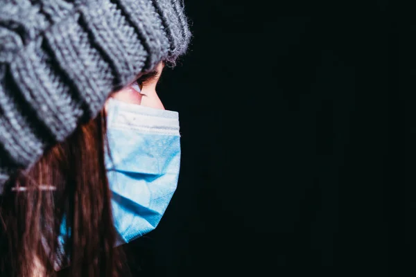 Vírus Mulher Máscara Gaze Protetora Para Proteger Contra Infecção Viral — Fotografia de Stock