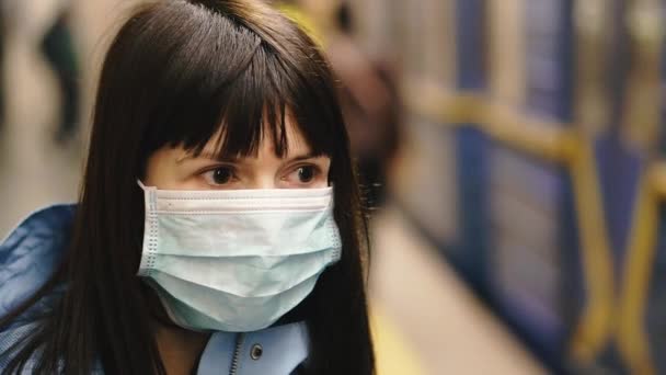 Medical Mask Woman Medical Mask Waiting Train Subway Ukraine Kiev — Stock Video