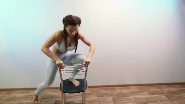 Exercice Domicile Femme Faisant Exercice Sportif Maison Exercice Élastique Fesses — Video