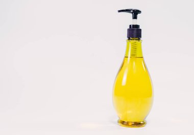Sıvı sabun. Elleri dezenfekte etmek için sabun şişesi..