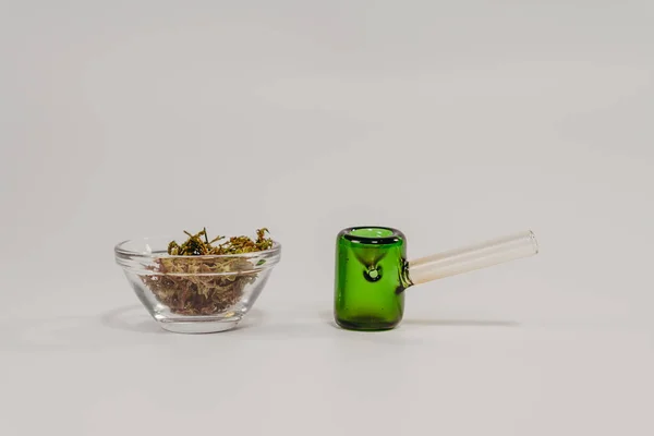 Cannabis Erva Maconha Com Cachimbo Fumar — Fotografia de Stock