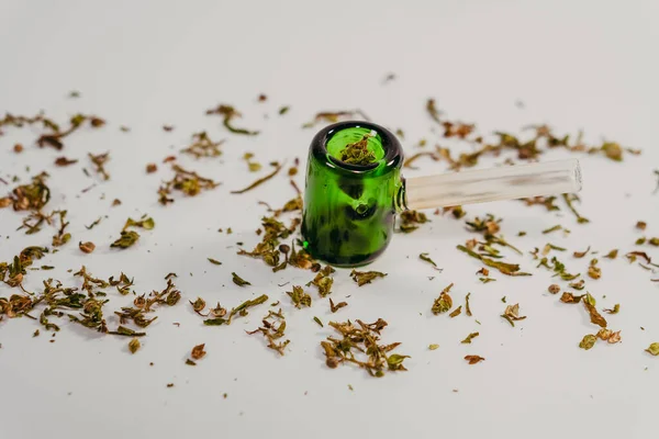 Cannabis Erva Maconha Com Cachimbo Fumar — Fotografia de Stock