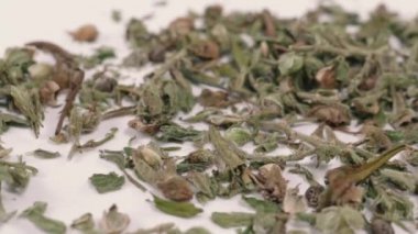Esrar. Kurutulmuş marihuana otu. Uyuşturucu..